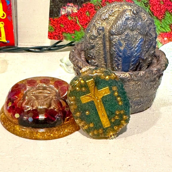 Art By William Holman Cross ,Buddha Egyptian box . signed listed individually - Picture 9 of 16